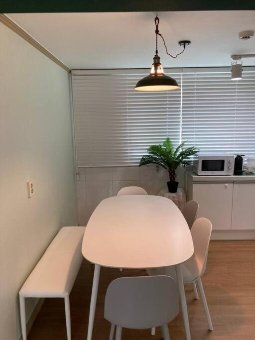 Sunnyside House/ Hongik St. Exite 5~7 3min Holiday home