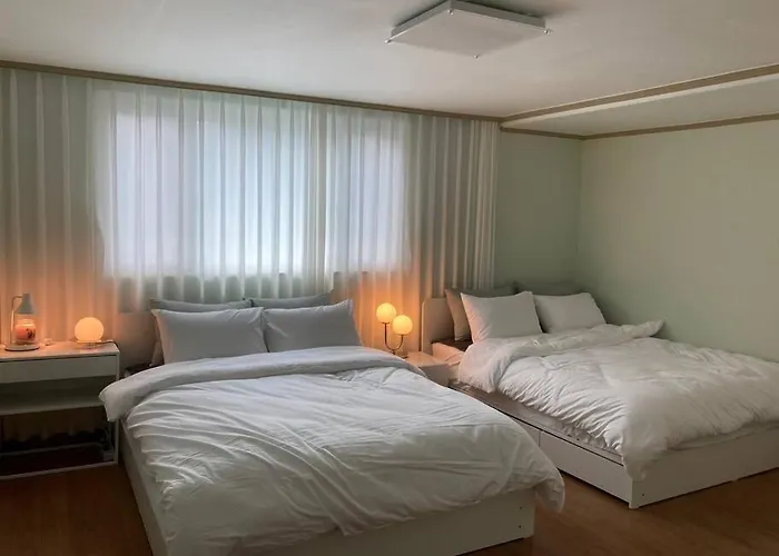 Sunnyside House/ Hongik St. Exite 5~7 3Min